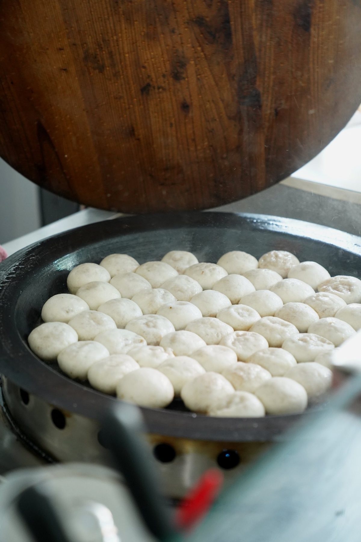 Chiếc Bánh Bao Và Hành Trình Của Sự Tận Tâm